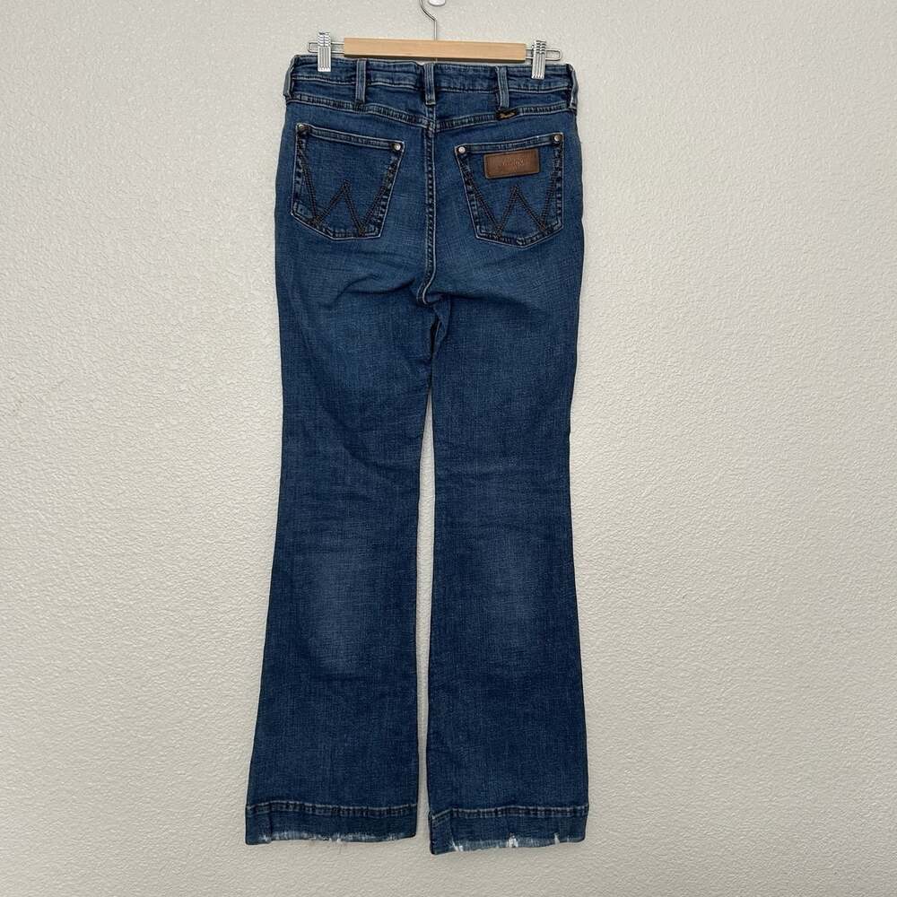 Wrangler Women's Blue High Rise Boot Cut Trouser Jeans Size 28 x 34 Medium Wash - Picture 3 of 3